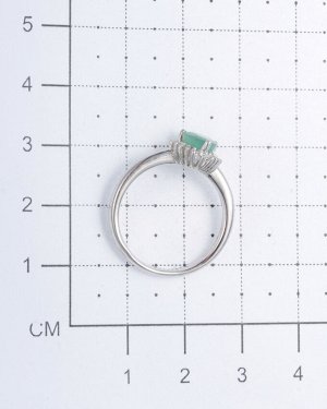 Кольцо из серебра с фианитом и изумрудом нат. (o) R-DRGR00677-EM
