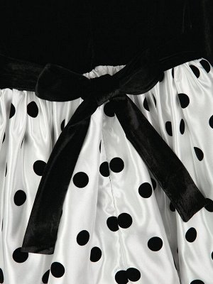 Платье Сезон: Осень, Зима, Весна; Цвет: черный,белыйНарядное платье
• трикотажная подкладка
• застежка на потайную молнию на спине
• верх– черный бархат
• белоснежная атласная юбка в черный бархатный 
