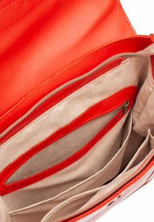 Рюкзак Ткань: Натуральная кожа
 Год: 2018
 Страна: Россия
Легкий и удобный рюкзак в стиле casual из натуральной кожи. Имеет две регулируемые отстегивающиеся лямки и дополнительный ремешок сверху. Може