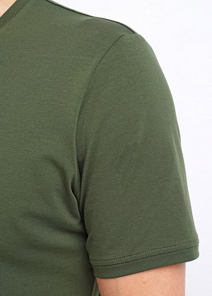 Футболка Состав: 92%Хлопок8%Эластан
Цвет: т. зелёный

Стильная базовая футболка с v-образным вырезом горловины из качественного хлопкового полотна. Отличный вариант для повседневной носки в комплекте 
