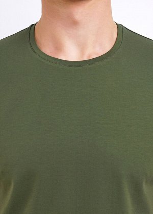 Футболка Состав: 92% Хлопок 8% Эластан
Цвет: т. зелёный

Стильная базовая футболка с круглым вырезом горловины из качественного хлопкового полотна. Отличный вариант для повседневной носки в комплекте 