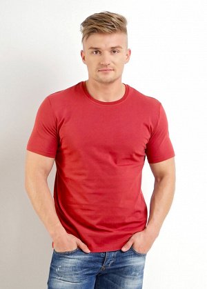 Футболка Состав: 100% хлопок, качество компакт. Плотность 150г/м2
Цвет: красный

Базовая мужская футболка на каждый день с круглым вырезом и коротким рукавом. Хорошо смотрится в сочетании с любой одеж