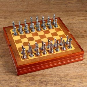 Шахматные фигуры сувенирные, h короля-8 см, пешки-5.6 см, d-2 см