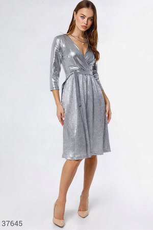 Вечернее платье с металлическим блеском