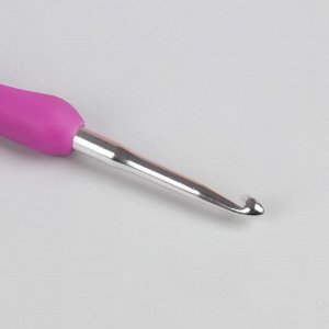 Арт Узор Крючок для вязания, с пластиковой ручкой, d = 4 мм, 14 см, цвет фиолетовый