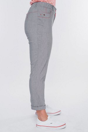 Брюки Модель брюк в молодежном стиле с вертикальным рельефом, который визуально уменьшает фигуру на один размер. Детали: спереди застежка на молнию и пуговицу, боковые карманы, шлевки на поясе, в пояс