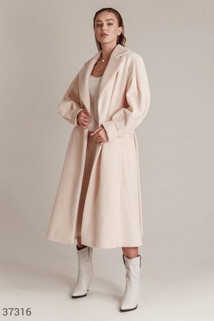 Женственное пальто оттенка айвори
