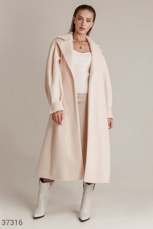 Женственное пальто оттенка айвори