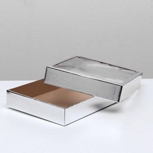 Коробка сборная, крышка-дно, с окном, серебрянная, 37 х 32 х 7 см