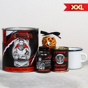 Подарочный набор «Настоящему мужчине»: чай 50 г, кружка 350 мл, орехи 300 г, крекер 70 г