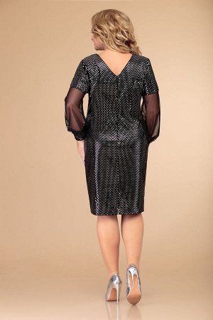 Платье Платье Svetlana Style 1477 черный 
Состав ткани: ПЭ-100%; 
Рост: 164 см.

Платье женское приталенного силуэта с втачным рукавом. По спинке средний шов, заканчивающийся разрезом. Рукав на манже