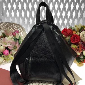 Шикарная сумка-рюкзак Co_GO из эко-кожи стильной фактуры чёрного цвета.