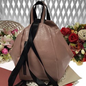 Шикарная сумка-рюкзак Co_GO из эко-кожи стильной фактуры пудрового цвета.