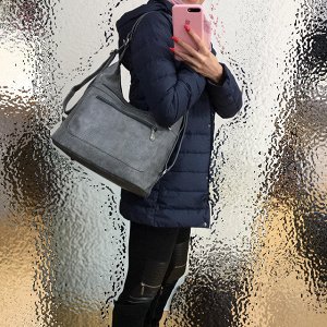 Функциональная сумка-рюкзак Verita из качественной матовой эко-кожи графитового цвета.