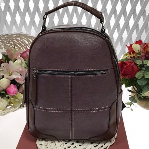 Модный рюкзак Asty из плотной эко-кожи лилового цвета.