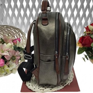 Модный рюкзак Blumarine из плотной эко-кожи серебристо-бронзового цвета.