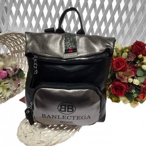 Модный рюкзак Banlectega прямоугольной формы с массивной фурнитурой чёрного цвета с бронзовым карманом.