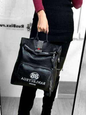 Модный рюкзак Banlectega прямоугольной формы с массивной фурнитурой чёрного цвета с серебристым карманом.