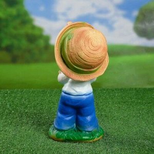 Садовая фигура "Мальчик в шляпе" 15х15х30см