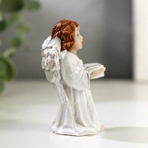 Сувенир полистоун "Ангелочек с серебристыми крыльями в белом платье" МИКС 6.3х4.5х3.8 см