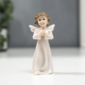 Сувенир полистоун "Ангел в белом" лак 9,5х4х4 см