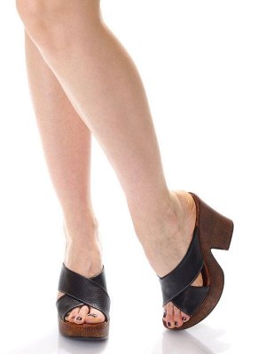Шлепки Страна производитель: Турция
Полнота обуви: Тип «F» или «Fx»
Материал верха: Натуральная кожа
Цвет: Черный
Материал подкладки: Натуральная кожа
Стиль: Городской
Форма мыска/носка: Закругленный
