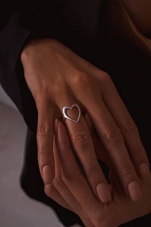 Серебряное узкое кольцо "Сердце"