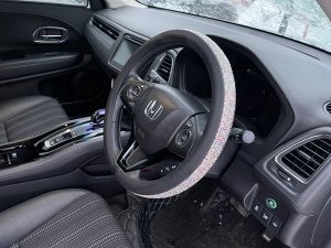 Оплетка руля со стразами мультиколор блеск тысячи камней на серебре размер М