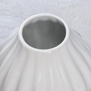Ваза керамика настольная "Муза", белая, 17 см