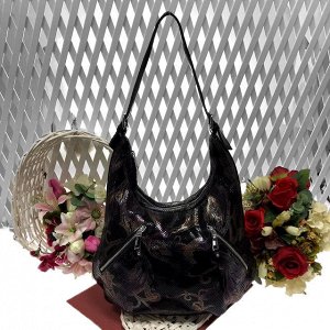 Стильная женская сумочка Sabberia из натуральной замши с лазерной обработкой чёрного цвета.