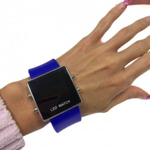 Электронные часы Led Watch с силиконовым ремешком ультра синего цвета.