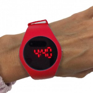Электронные часы Vog с силиконовым ремешком алого цвета.