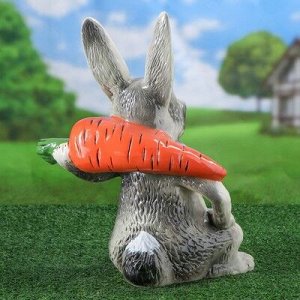 Садовая фигура "Заяц с морковкой", 42 см