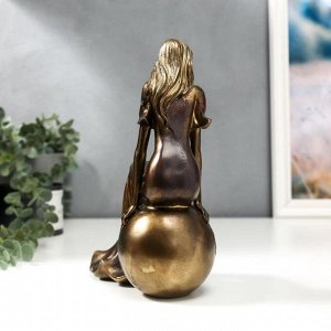 Сувенир полистоун "Девушка на шаре" бронза 24х18х11 см