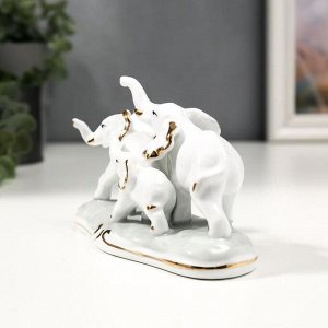 Сувенир керамика "Семья слонов" белый с золотом 17.5 см