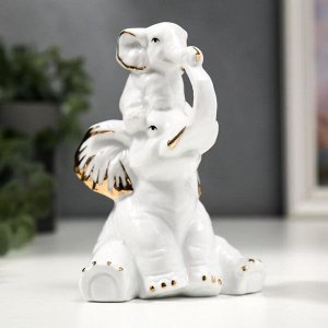 Сувенир керамика "Слон со слонёнком" белый с золотом 12,7 см
