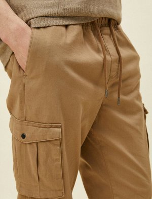 брюки Материал: %97 Хлопок, %3 Эластан Параметры модели: рост: 188 cm, грудь: 94, талия: 77, бедра: 0 Надет размер: 42