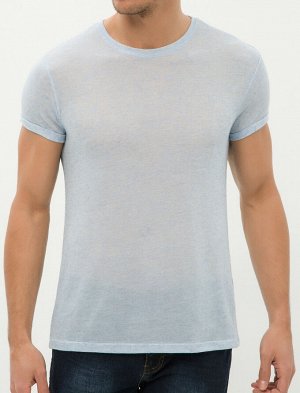 футболка Материал: %80  Полиэстер, %20 Льнян Параметры модели: рост: 189 cm, грудь: 100, талия: 81, бедра: 97 Надет размер: M