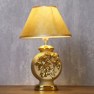 Настольная лампа "Ландыш" 1х40Вт E14 золото 22х22х34см.