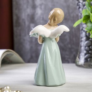 Сувенир "Девочка-ангел с букетом в зелёном платье"