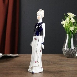 Сувенир керамика "Молодая девушка в платье с цветами" кобальт 28х6,5х6,5 см