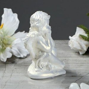 Статуэтка "Ангел на сердечке", цвет перламутровый, 10 см