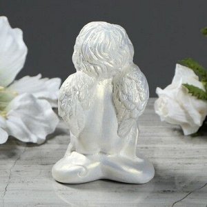 Статуэтка "Ангел на сердечке", цвет перламутровый, 10 см