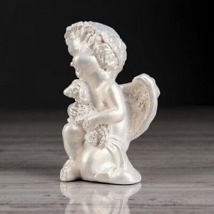 Статуэтка "Ангел с барашкой", цвет перламутровый, 8 см