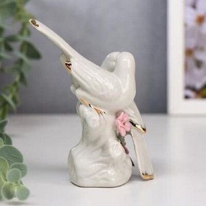 Сувенир керамика "Танцы голубей" белый 12х7х10 см