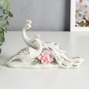Сувенир керамика "Белые павлины с розовым цветком" 10,8х18х6 см