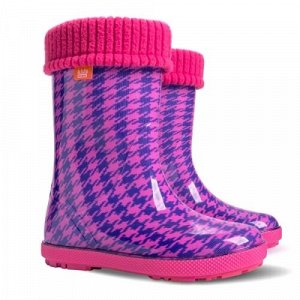 Сапоги HAWAI LUX PRINT pepita r??owa
Детские резиновые сапоги Demar (Демар) имеют литую оболочку из ПВХ и съёмный утеплённый чулок из полиэстера, который согревает ногу. Может быть постиран при темпер