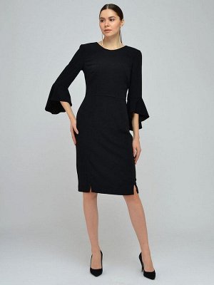 Платье черное с воланами на руковах и V-образным вырезом на спинке