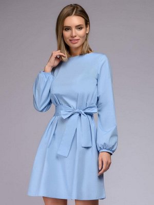 Платье нежно-голубое с объемными рукавами и поясом