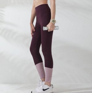 Женские спортивные леггинсы с широкой резинкой присобранные в нижней части, контрастные вставка, цвет сливовый/сиреневый